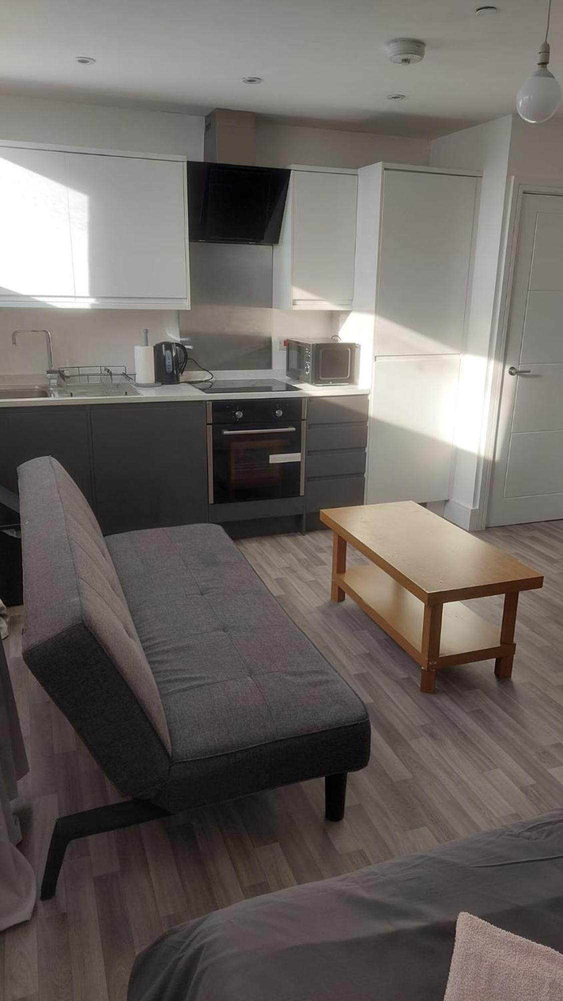 Spacious Studio Maidstone - Redecorated Oct 2023 Dış mekan fotoğraf