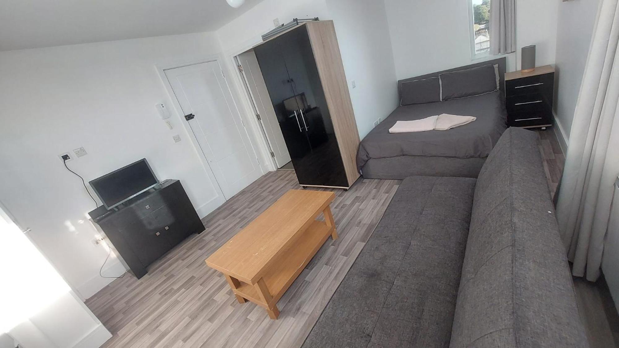 Spacious Studio Maidstone - Redecorated Oct 2023 Dış mekan fotoğraf